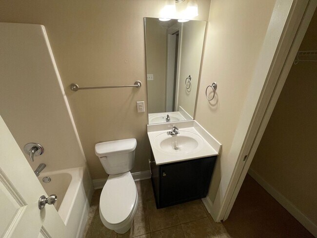 Building Photo - ROOMMATE MATCHING - PRE-LEASING FOR AUGUST 6TH, 2026!