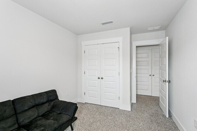 Building Photo - Gated Community | Community Pool | Lawn Care Included | Minutes to Navy Federal!