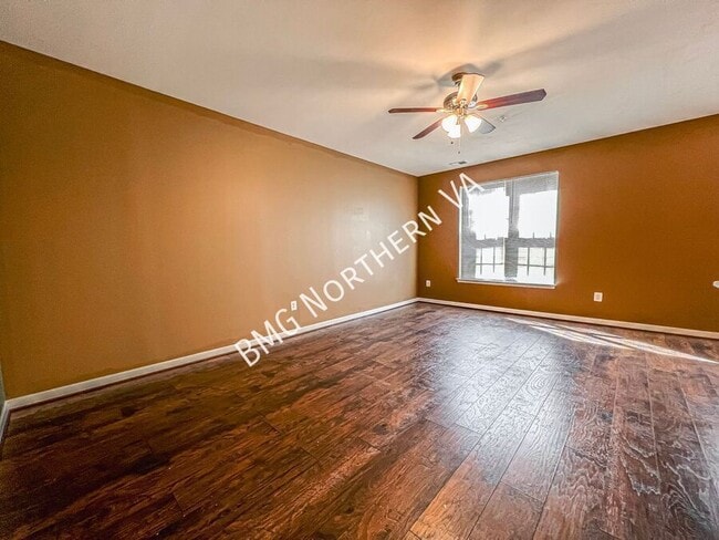 Building Photo - 9535 Center St