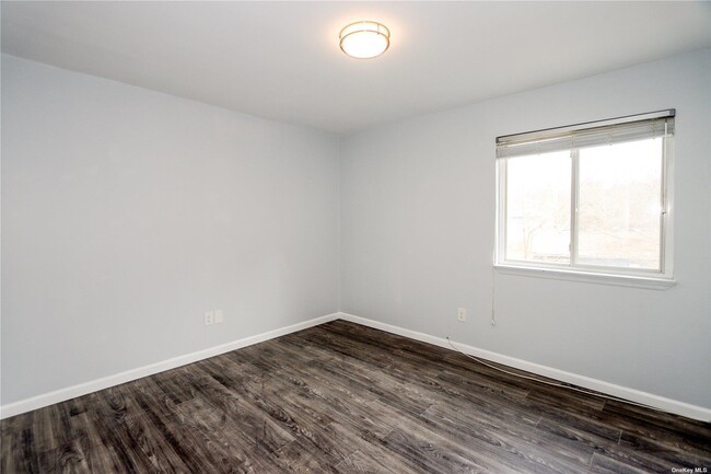 Building Photo - 3 A Putnam Ave