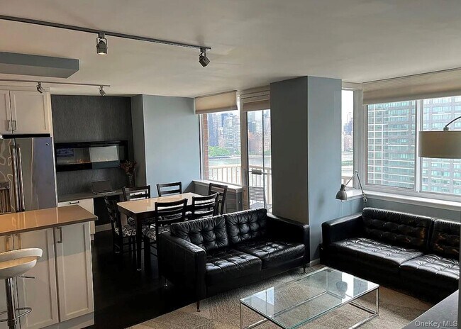 Building Photo - 4-74-74 48th Ave