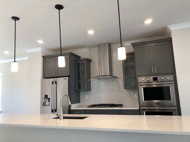 Building Photo - 7870 Johnnycake Rd