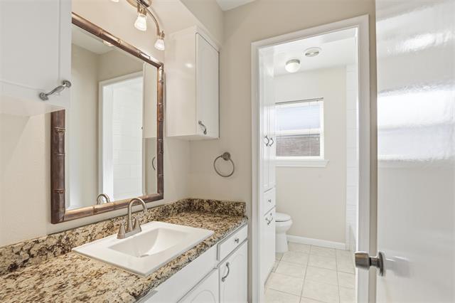 Building Photo - 1901 Wellington Dr