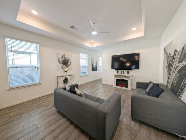 Building Photo - 18122 Sonresa Wy