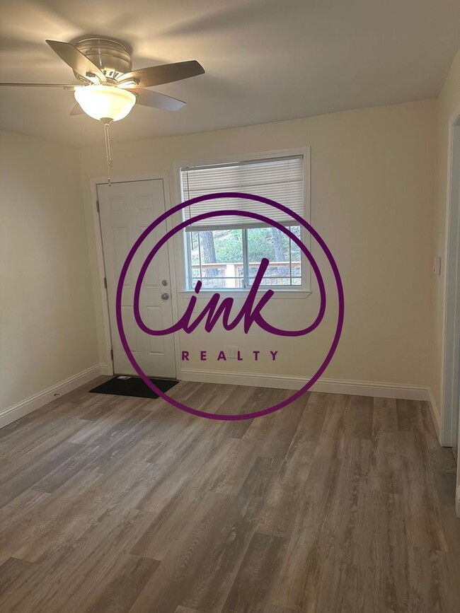 Building Photo - Updated Duplex in Stateline Tahoe