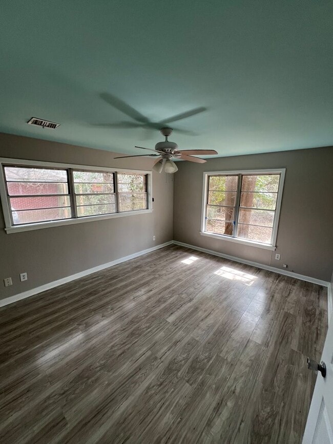 Building Photo - 1875 S Brookwood Dr