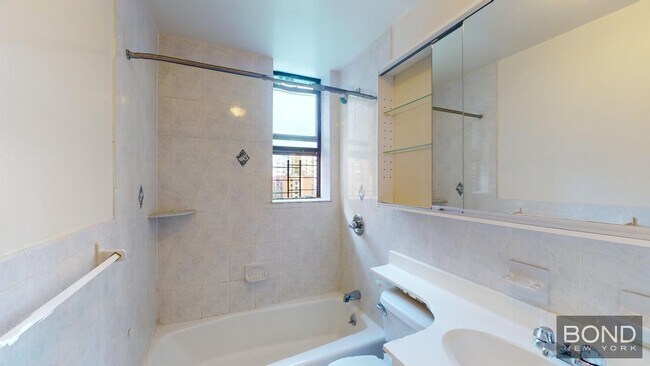 Building Photo - 244 W 109th St