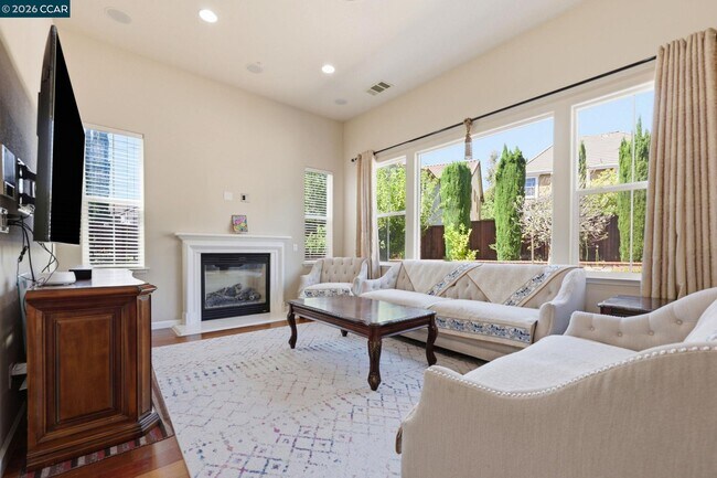 Building Photo - 165 Paddington Ct