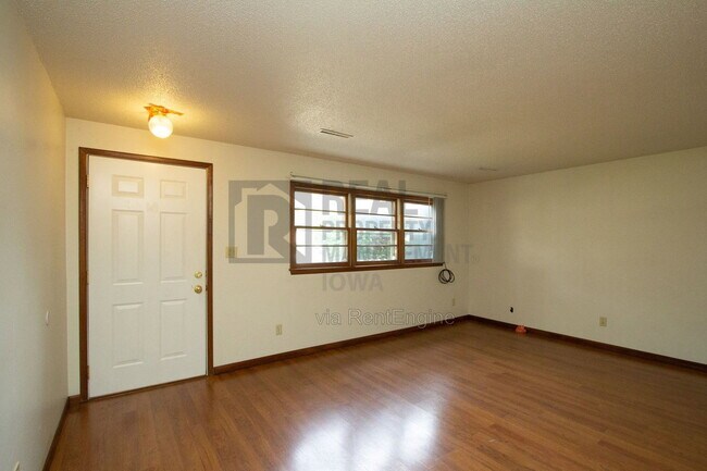 Building Photo - 207 Todd Cir
