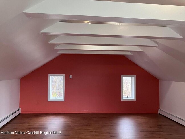 Building Photo - 133 N Rd