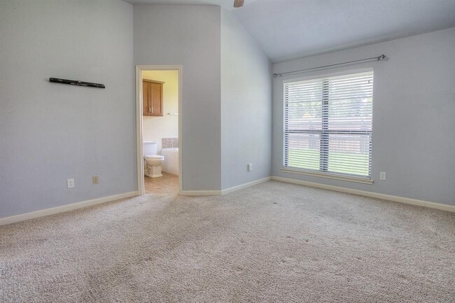 Building Photo - 103 Garden Acres