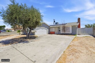 Building Photo - "Charming 3-Bed Oasis in Prime Las Vegas Locale!"