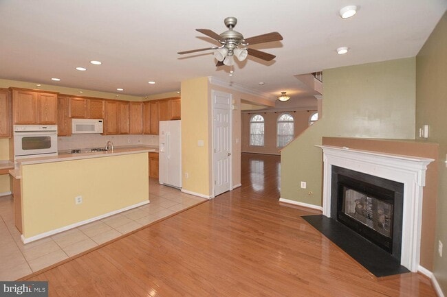 Building Photo - 43088 Shadow Terrace