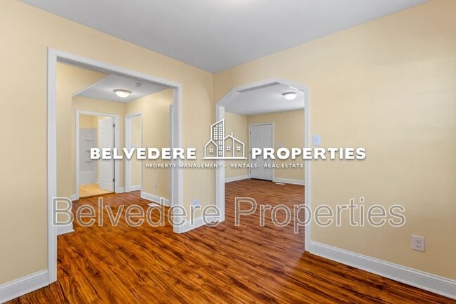 Building Photo - 810 Elwell Ave
