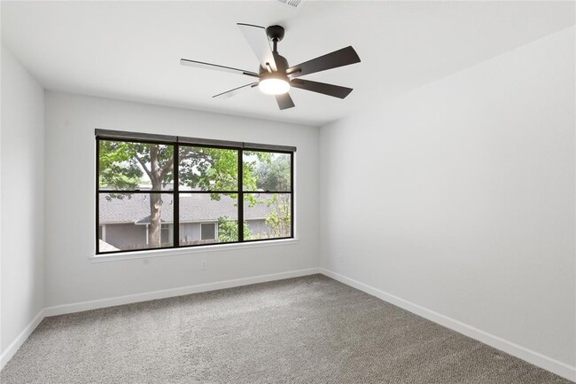 Building Photo - 2326 Dowd Ln