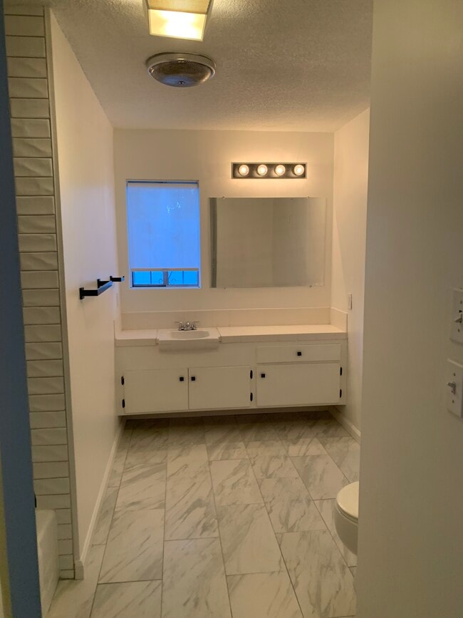 2nd bath - 835 N Rose Ave