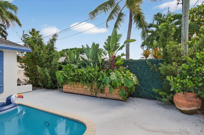 Building Photo - 802 Mallard Dr