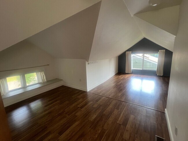 Building Photo - Cornwall Neighborhood Home