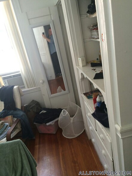 Building Photo - 15 Barrows St