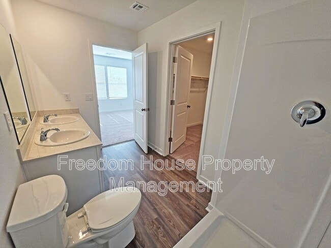 Building Photo - 660 Huyana Wind Dr