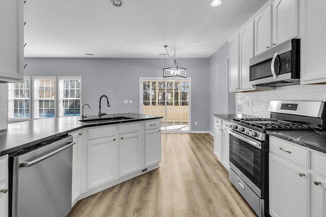 Building Photo - 7478 Hawks Cir