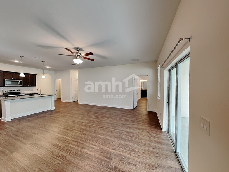 Building Photo - 1355 Celery Ave