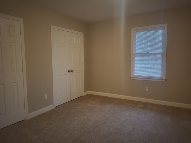 Building Photo - 2 bedroom/2.5 bath townhome in Clemmons