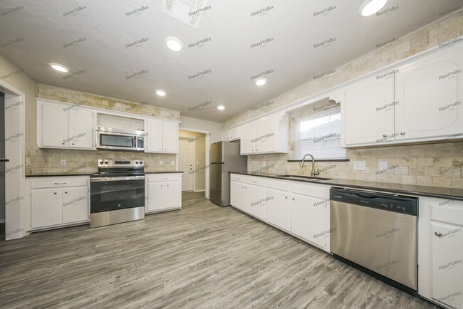 Building Photo - 20335 Palmer Rd