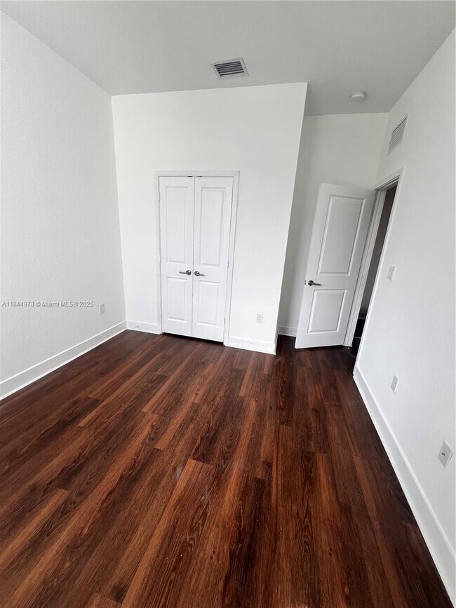 Building Photo - 10859 SW 235th Ln