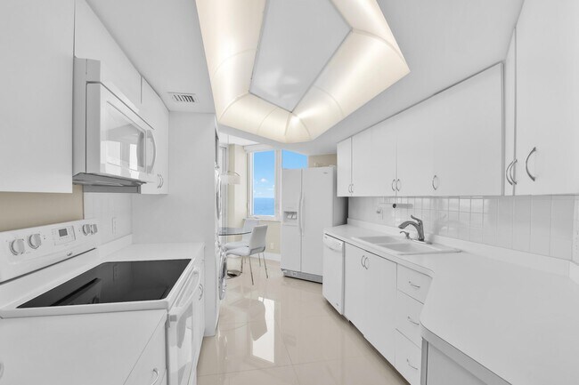 Building Photo - 500 S Ocean Blvd