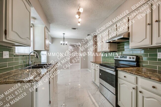 Building Photo - 2729 Dukeswood Dr