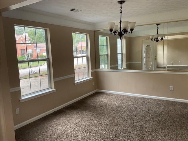 Building Photo - 2570 Treasure Ct