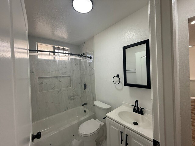 Building Photo - 448 W 87th St