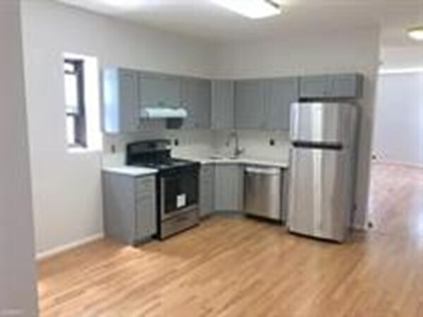 Primary Photo - 3141 Washington St