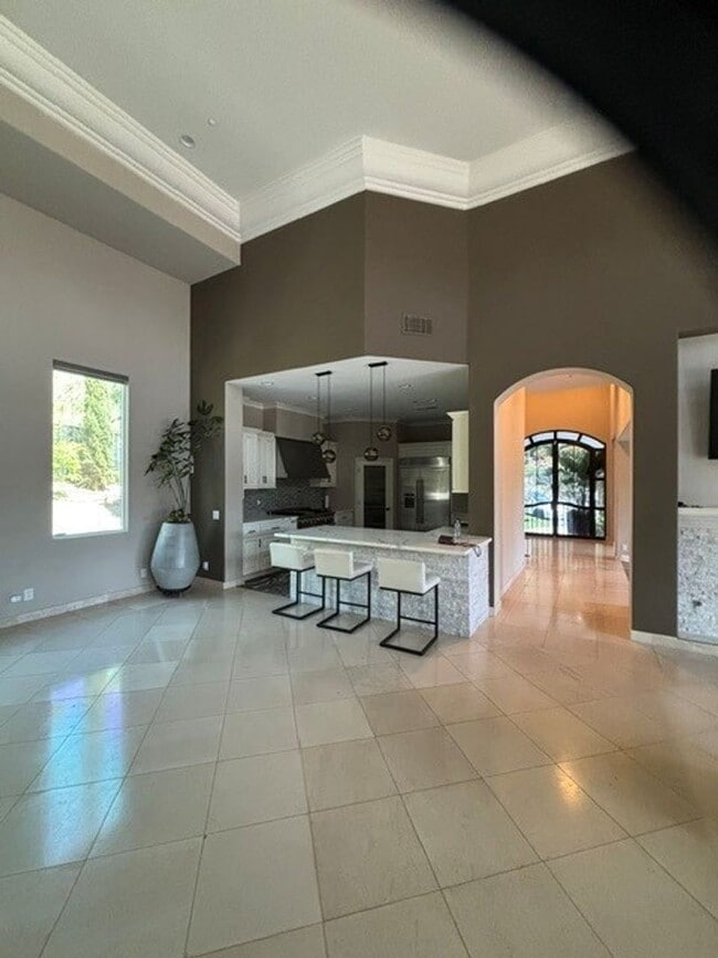 Building Photo - 30732 Paseo Elegancia