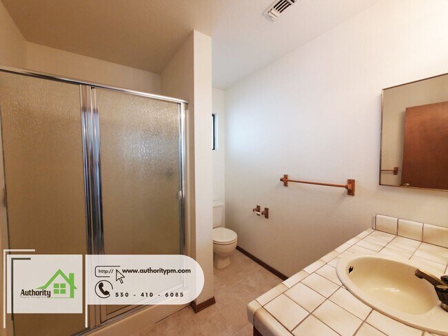 Building Photo - 3996 Morningsun Dr