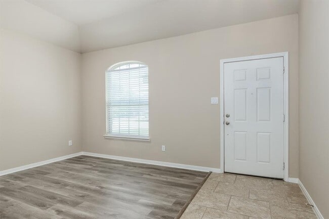 Building Photo - 3123 Hurst Green Ln