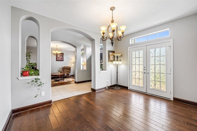 Building Photo - 8127 Edenwood Dr
