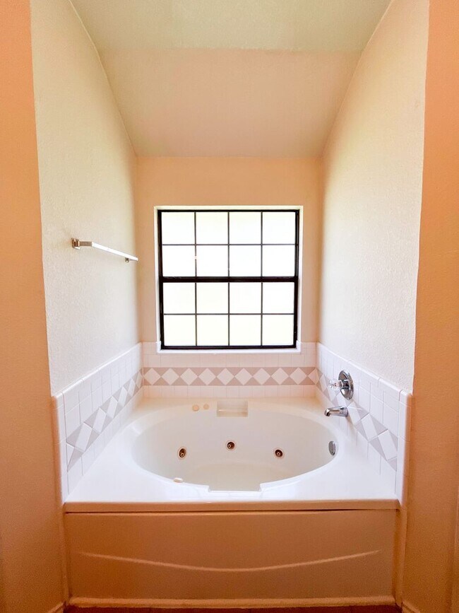 Building Photo - Available NOW!!!! Open floor plan features living room with fireplace, dining area, and large kit...