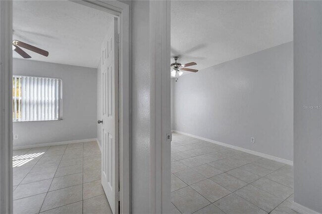 Building Photo - 9942 Turf Way