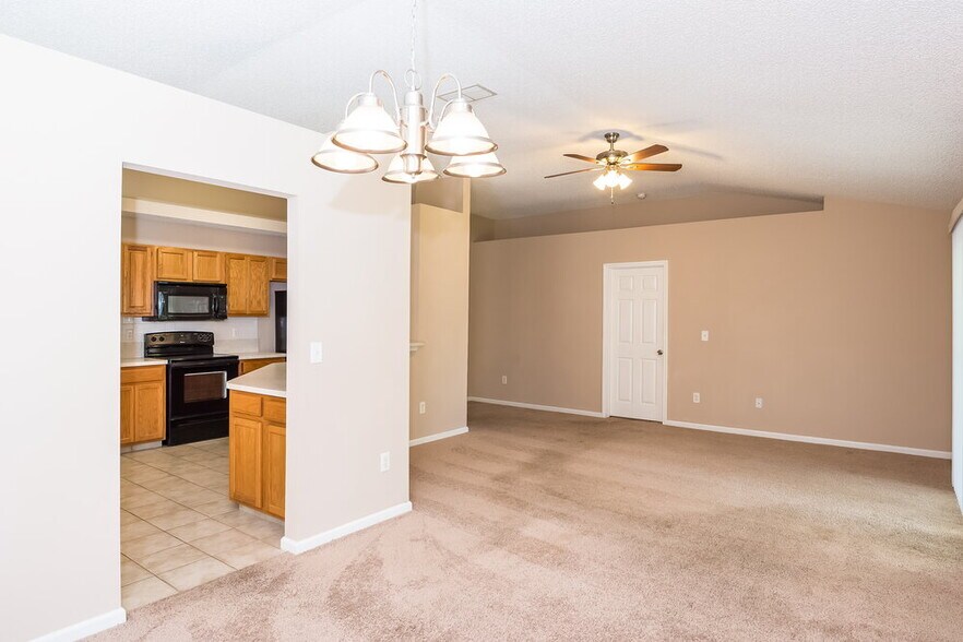 Building Photo - 4479 Cobblefield Cir W