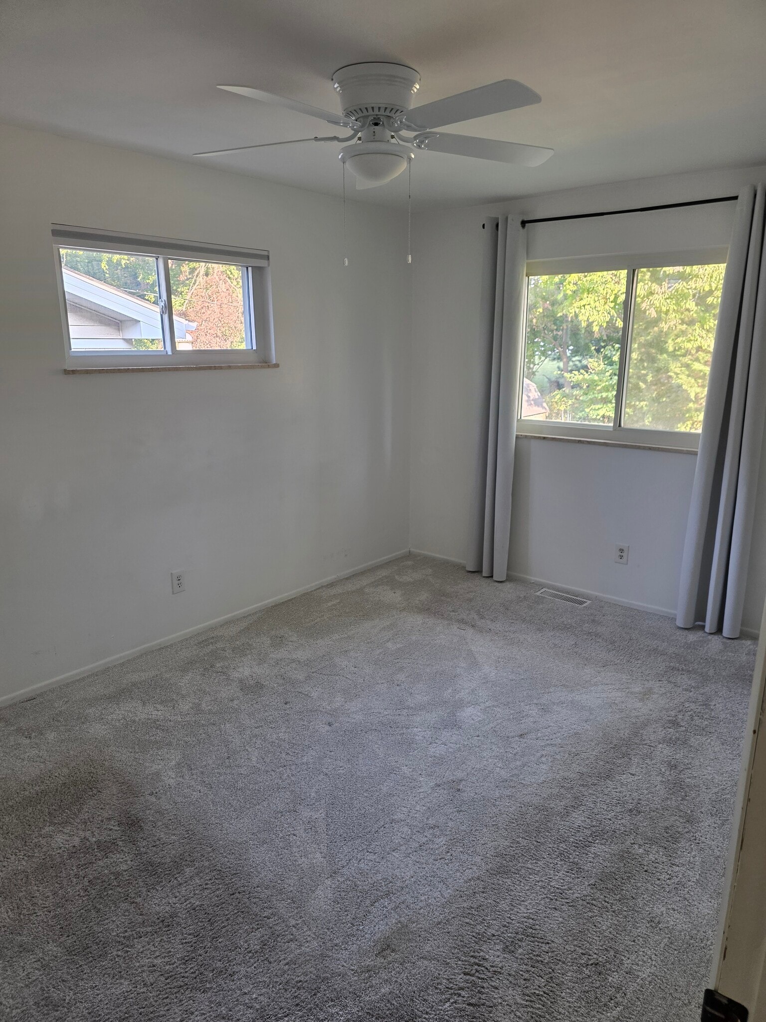 Building Photo - 3500 Glen Arbor Dr