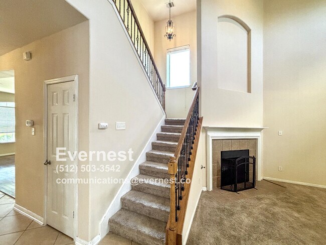 Building Photo - 4-Bedroom, 2.5-Bath Home with Easy Access ...