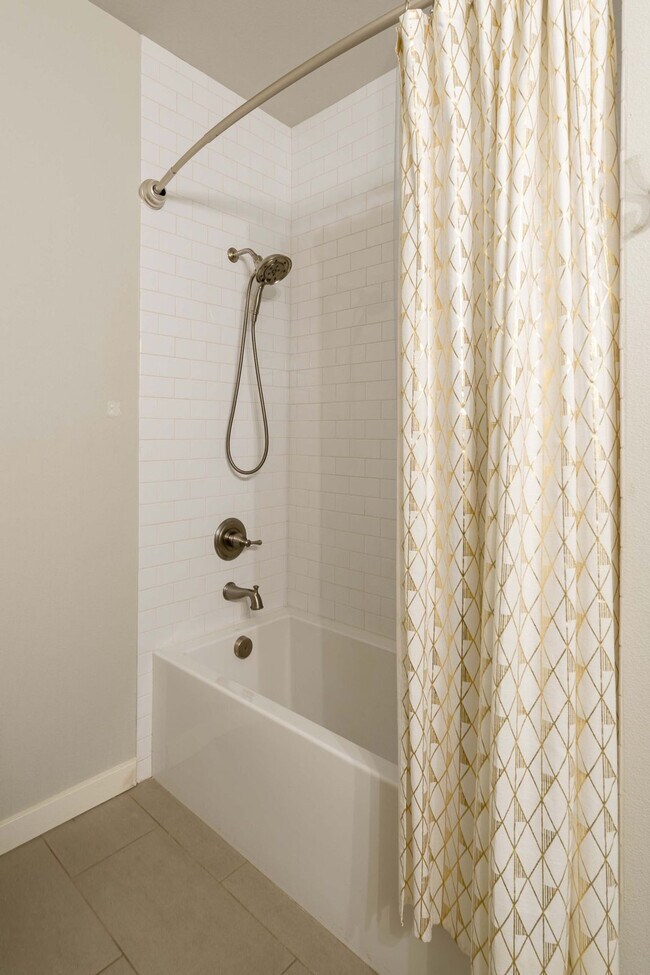 Building Photo - 3046 NE Glisan St