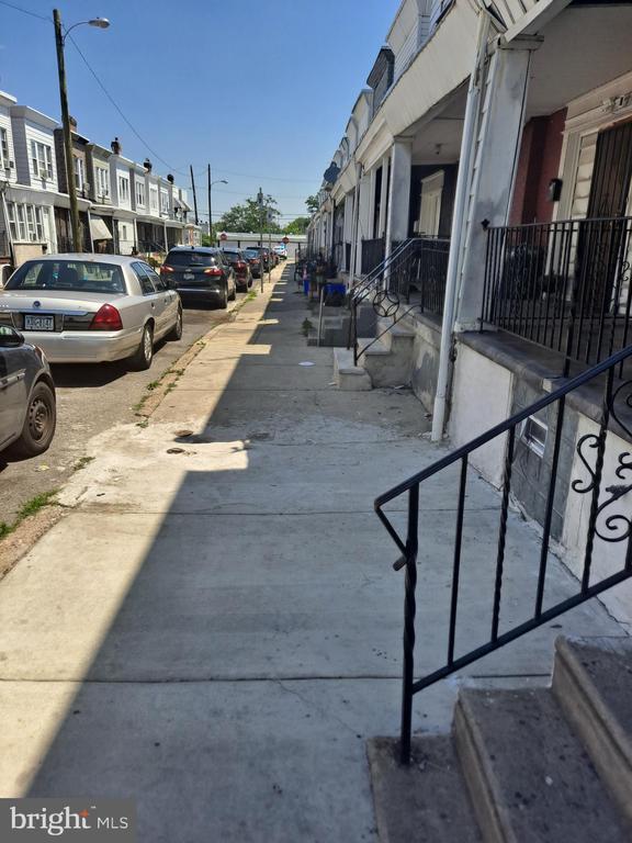 Building Photo - 6728 Linmore Ave