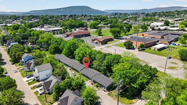 Building Photo - 437 Carver Ln