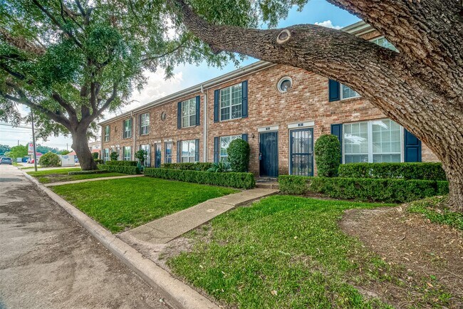Building Photo - 6410 Del Monte Dr