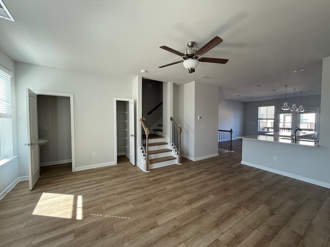 Building Photo - 206 Daybreak Ln