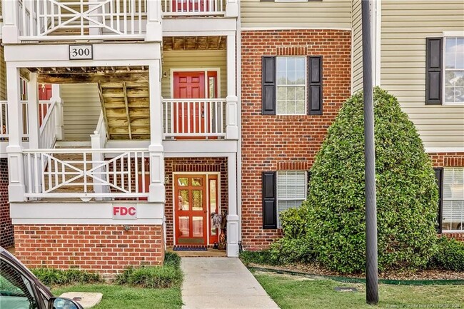 Building Photo - 300 Bubble Creek Ct