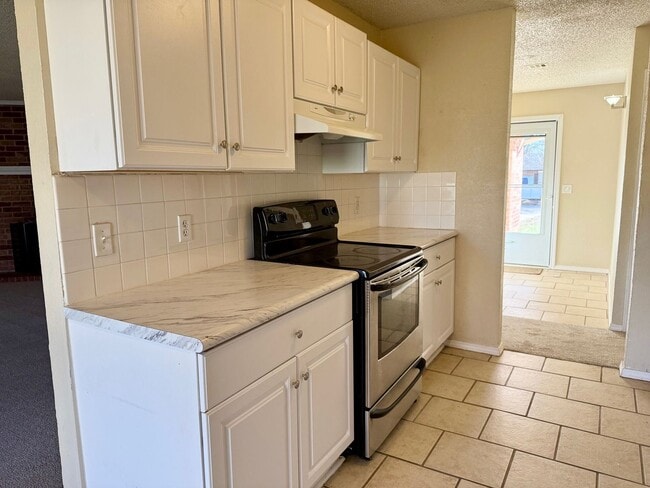 Building Photo - Cute home on cul-de-sac